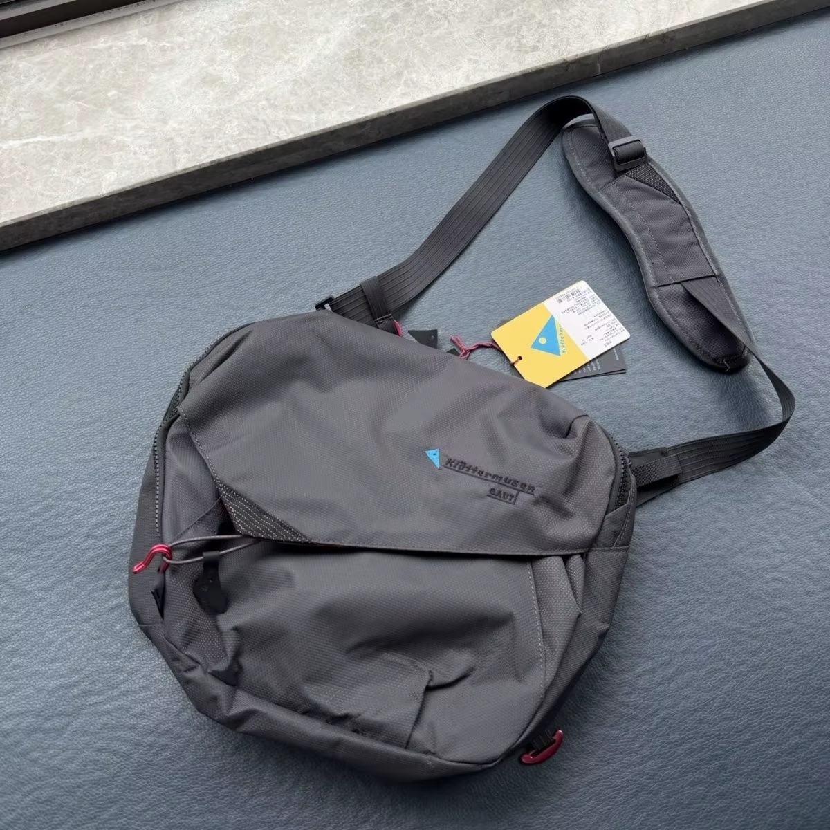 Sac messager K 8L, grande capacité, léger, sac bandoulière pour homme et femme, idéal pour les traje
