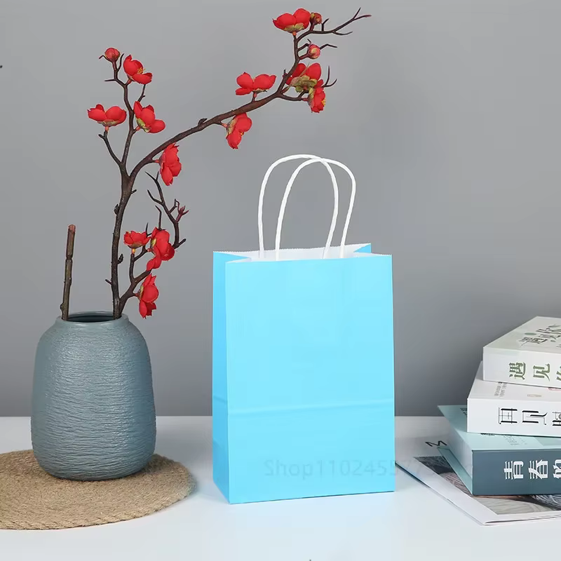 Sac en papier Kraft avec poignées, 10 pièces/lot, sacs d'emballage cadeau de couleur unie pour magas