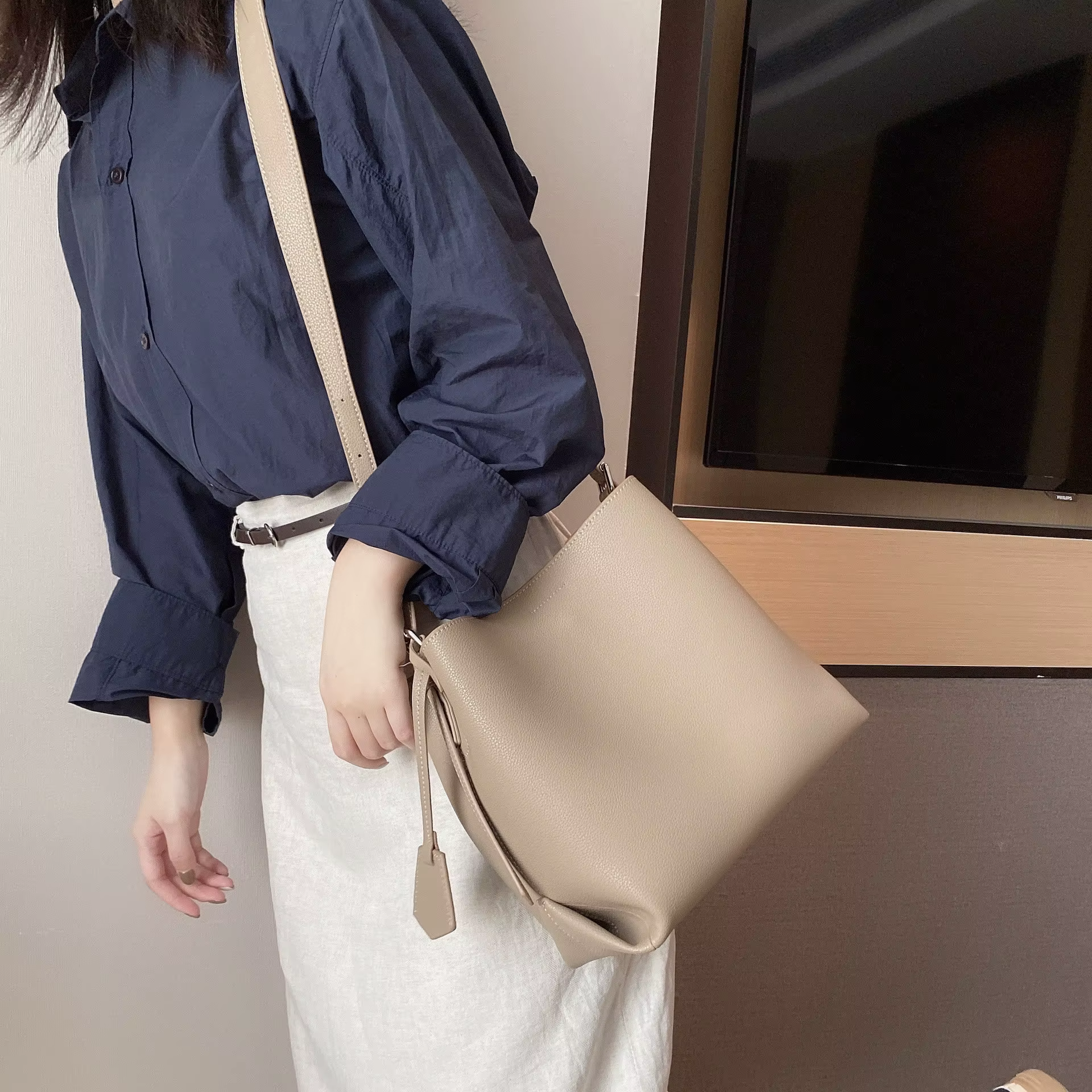 Nouveau élégant bleu pur couleur unie sac seau moyen mode cuir de vachette femmes sac à bandoulière 
