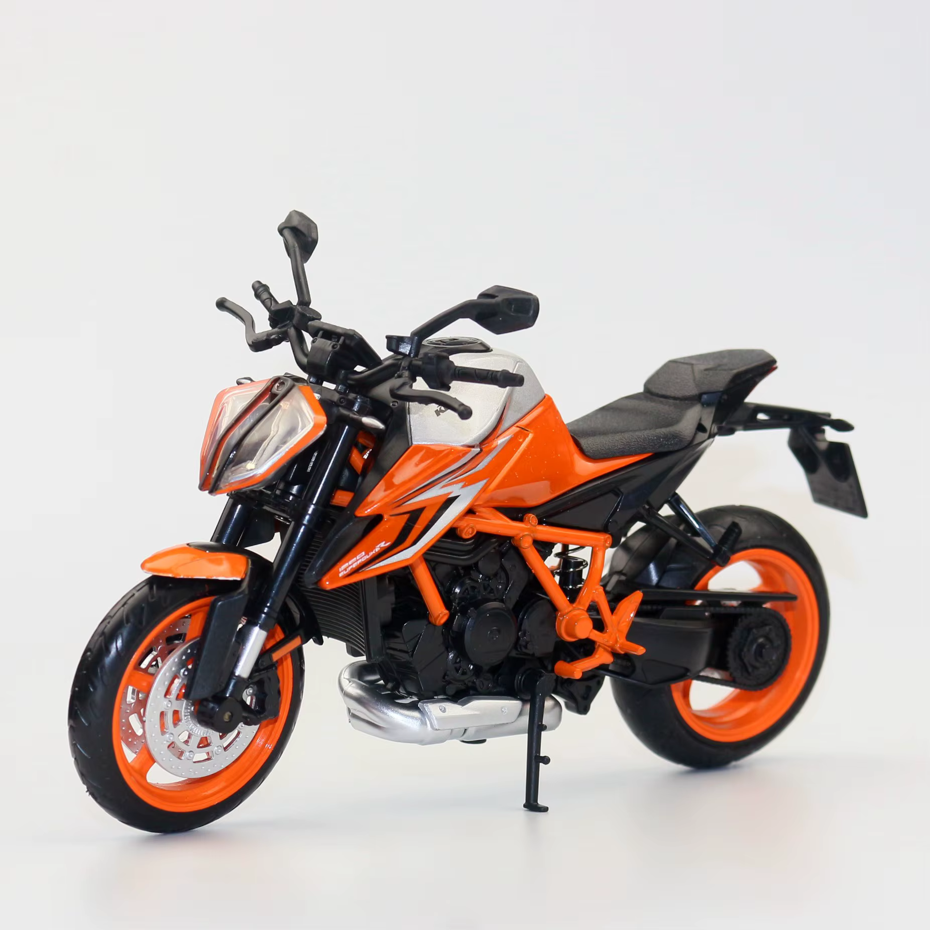 1/12 KTM 1290 Super Duke R 2022 jouet moto CCA moulé sous pression modèle 1:12 Sport course Miniatur