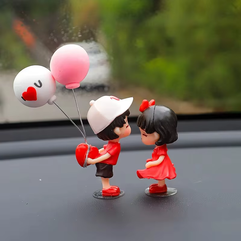 Accessoires de voiture : Figurines de couple mignonnes de dessin animé, ornements de ballon pour tab
