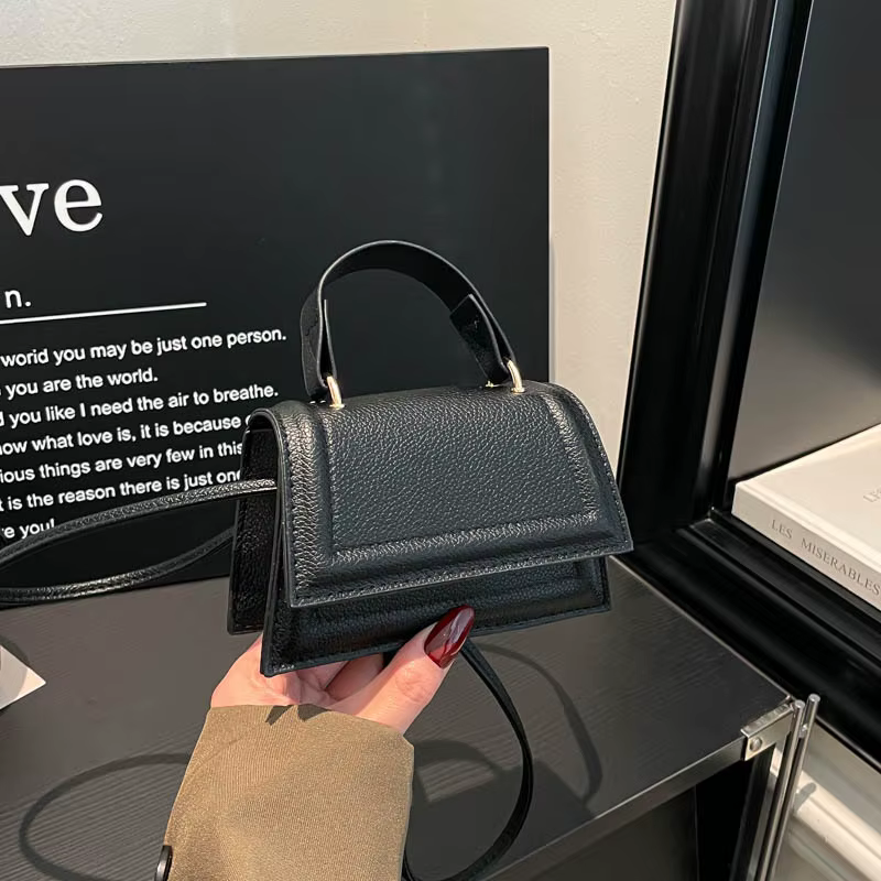 Sac à bandoulière polyvalent tendance pour femme, petit sac carré uni, nouvelle collection été 2026,