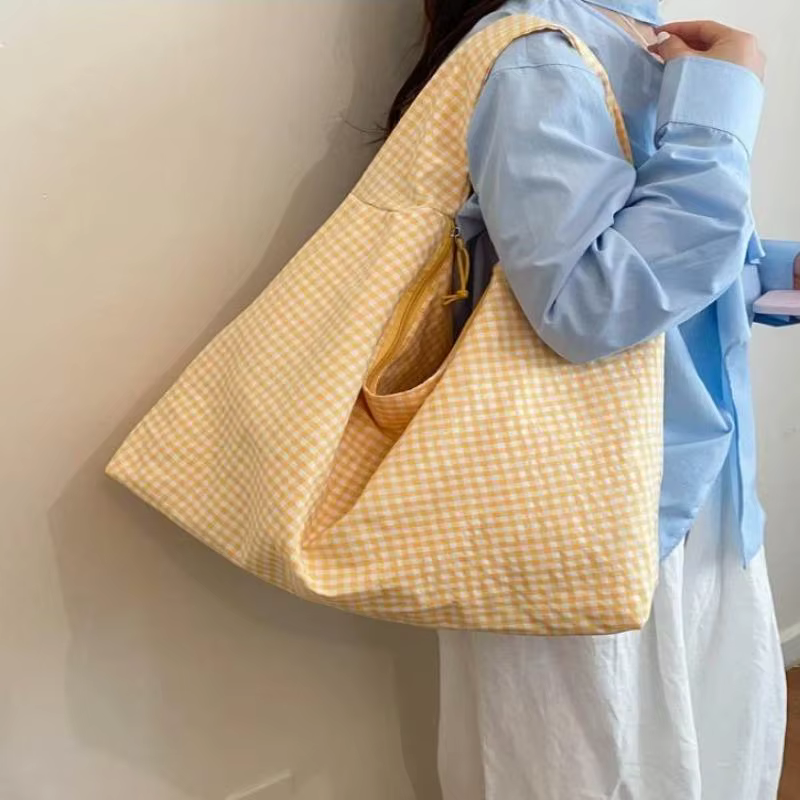 Sac fourre-tout en toile jaune à carreaux