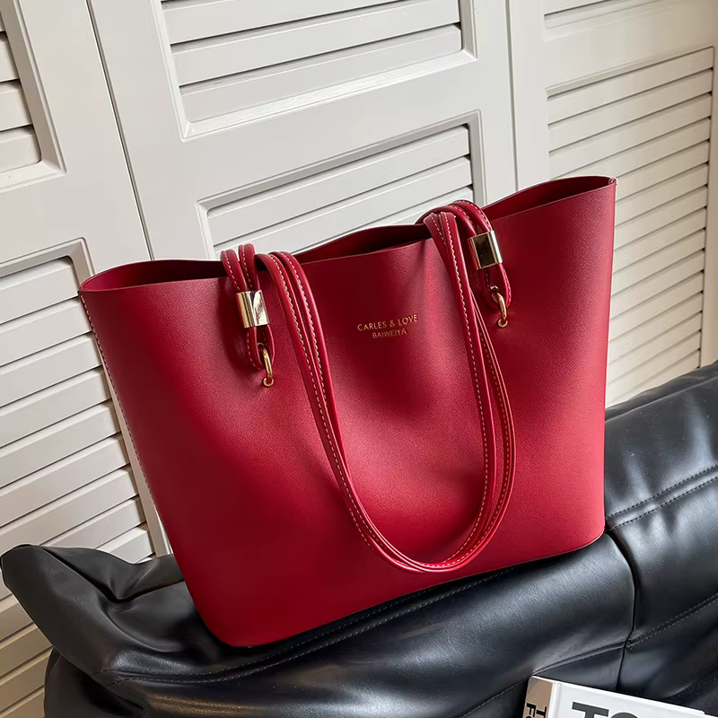 Sac à bandoulière rouge en cuir PU