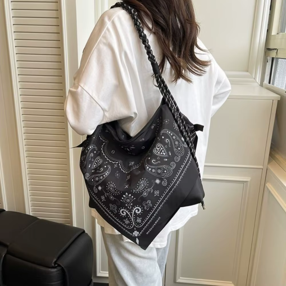 Sac à bandoulière en toile de nylon à motif cachemire