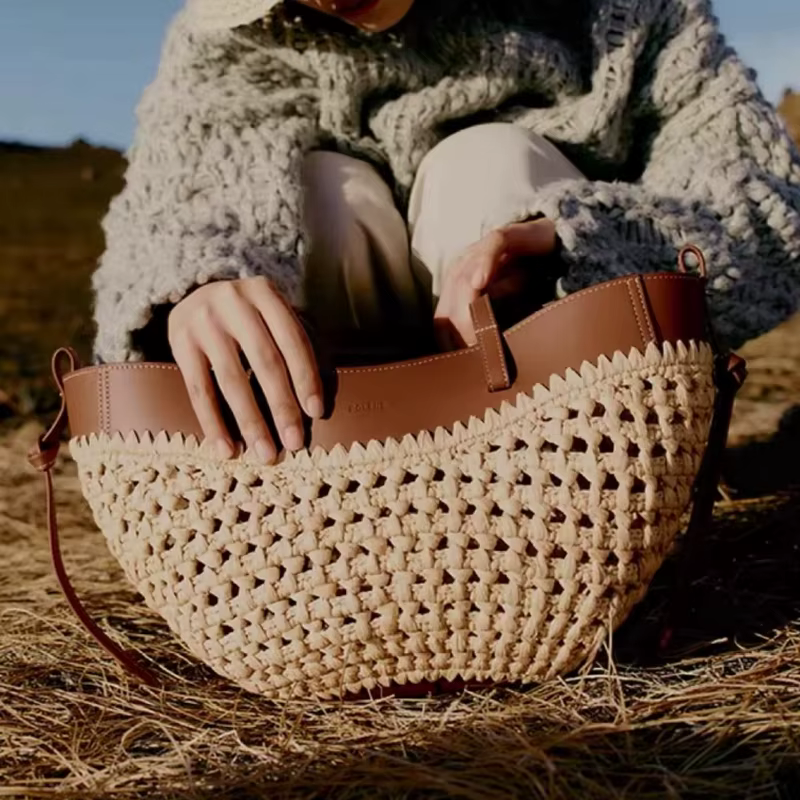 Sac fourre-tout léger en raphia et cuir PU ajouré